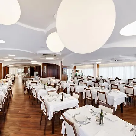 Continental Hotel 3*