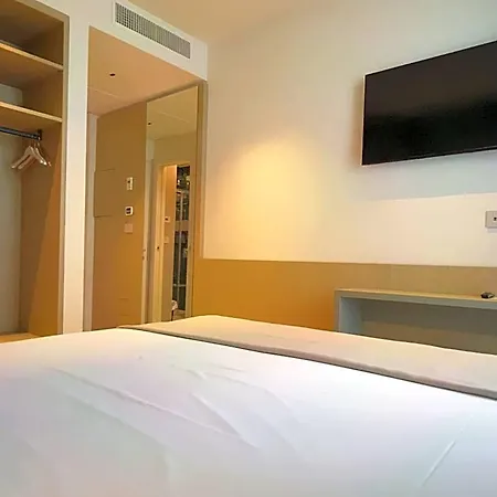 Continental Hotel 3*